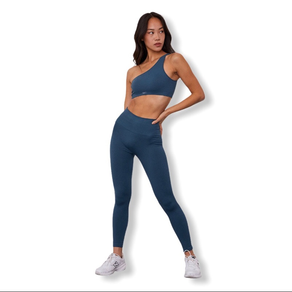 SET ACTIVE Ribbed One Shoulder Bra in Neptune